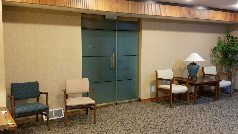 More Photos Of 120 E Fourth St, Kaukauna Coworking Space