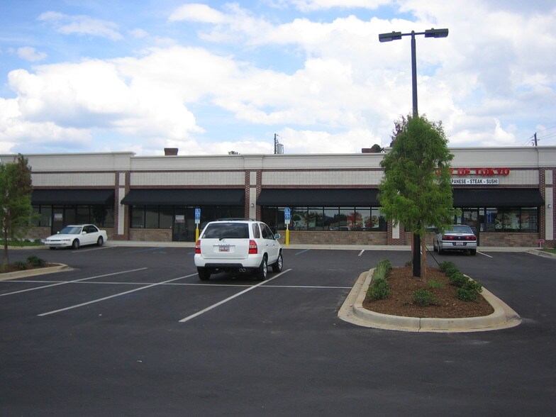 More Photos Of 15 Pelham Rd, Greenville General Retail For Lease
