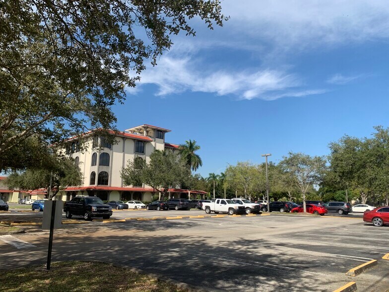 More Photos Of 15600 SW 288th St, Homestead Medical For Lease