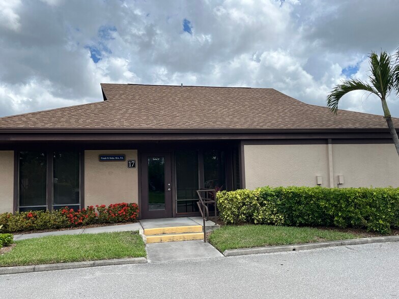 More Photos Of 12734 Kenwood Ln, Fort Myers Medical For Lease