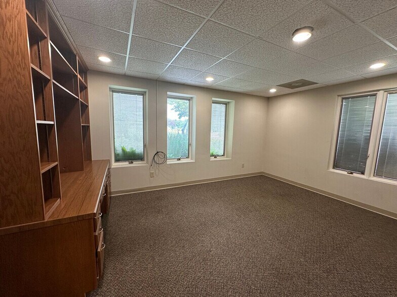 More Photos Of 200 Professional Park Dr SE, Blacksburg Medical For Sale