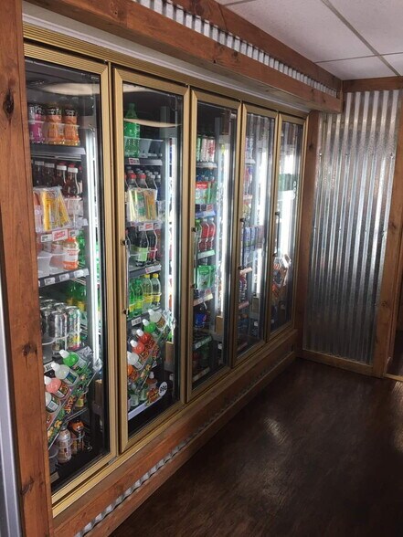 More Photos Of 5 Douglas Ave, Beaver General Retail For Sale