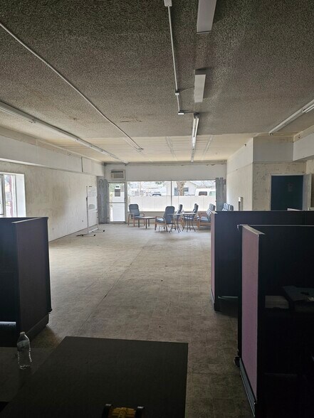 More Photos Of 917 E Main St, Klamath Falls Flex For Sale