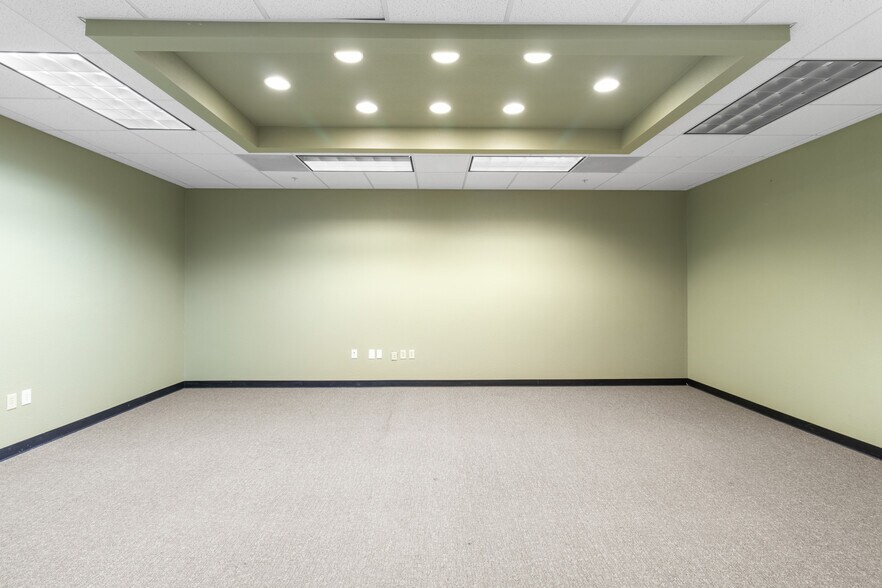 More Photos Of 1920 W Villa Maria Rd, Bryan Medical For Lease