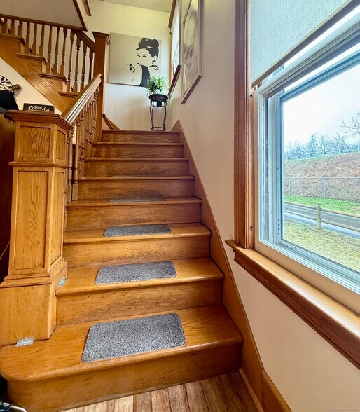 More Photos Of 449 Naubuc Ave, Glastonbury Freestanding For Sale