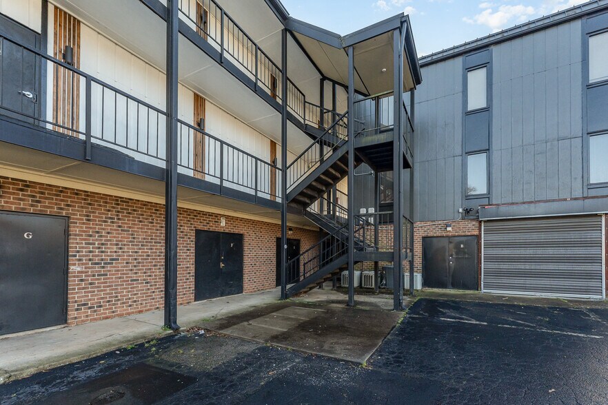 More Photos Of 817 New Bern Ave, Raleigh Office For Sale