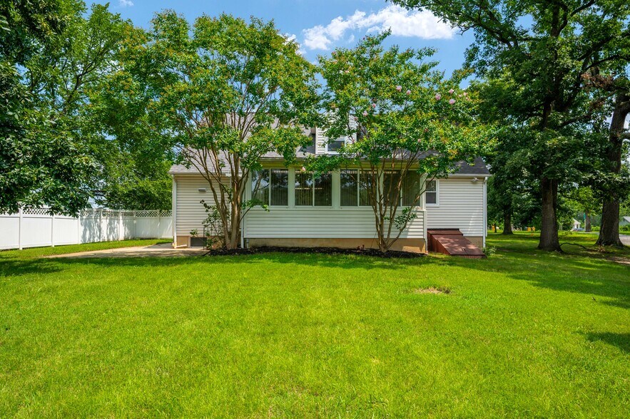 More Photos Of 2893 Jessup Rd, Jessup Office For Sale