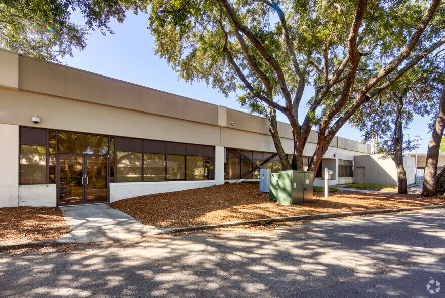 More Photos Of 5710 Hoover Blvd, Tampa Light Distribution For Lease