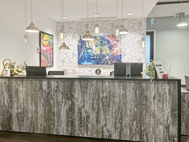 More Photos Of 1111 Boul Dr-Frederik-Philips, Montréal Coworking Space