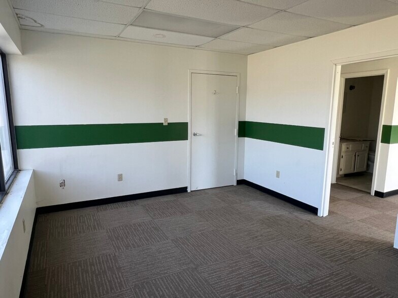 More Photos Of 6340 Bonny Oaks Dr, Chattanooga Warehouse For Lease