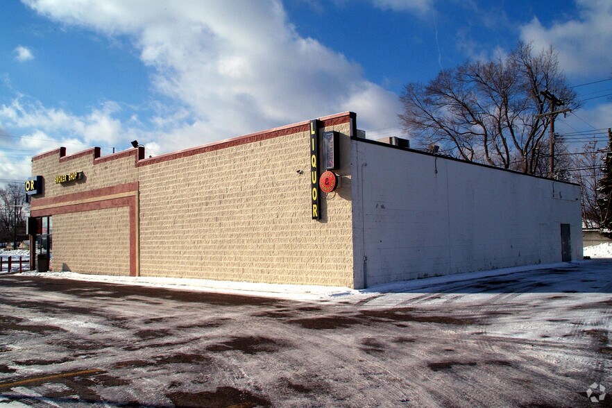More Photos Of 1450 W 13 Mile Rd, Madison Heights Storefront Retail Office For Lease