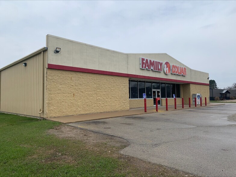 More Photos Of 117 S US Highway 141, Crivitz Freestanding For Lease