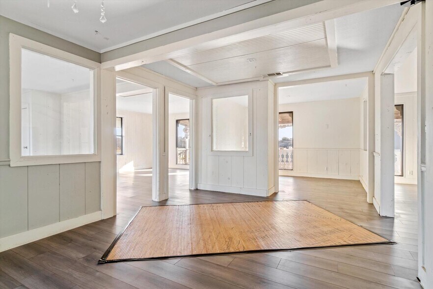 More Photos Of 1501 N Trade Days Blvd, Canton Storefront Retail Office For Sale