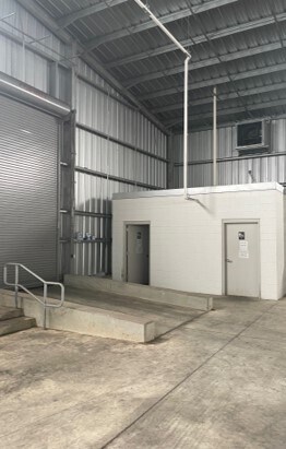 More Photos Of 5035 McHard Rd, Houston Warehouse For Lease