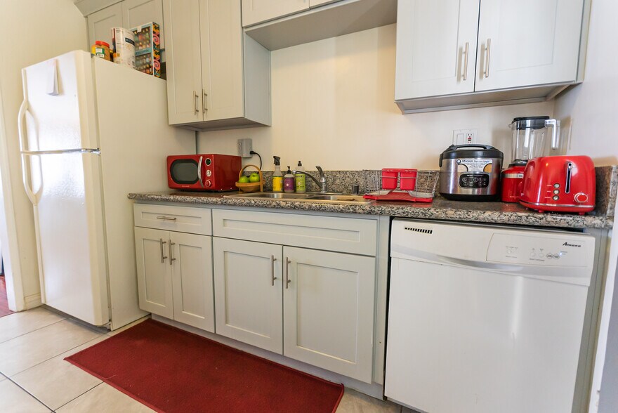 More Photos Of 11852 Chandler Blvd, Valley Village Apartments For Sale