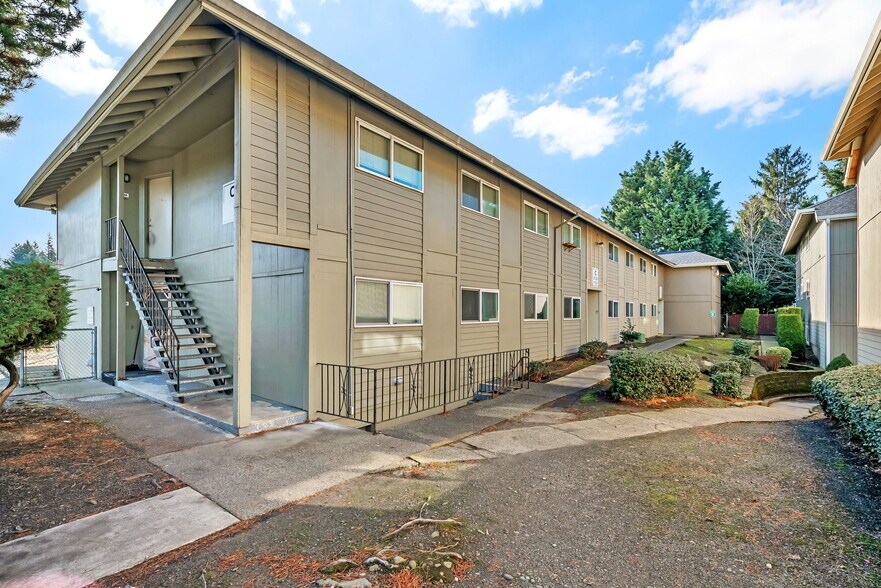 More Photos Of 17014-17062 NE Halsey St, Portland Apartments For Sale