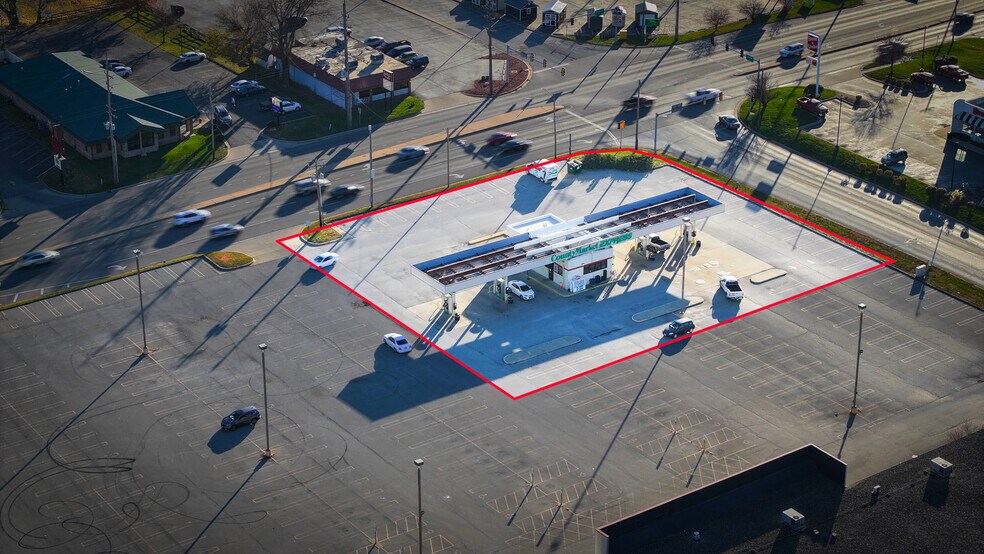 More Photos Of 1420 E Pershing Rd, Decatur Service Station For Lease