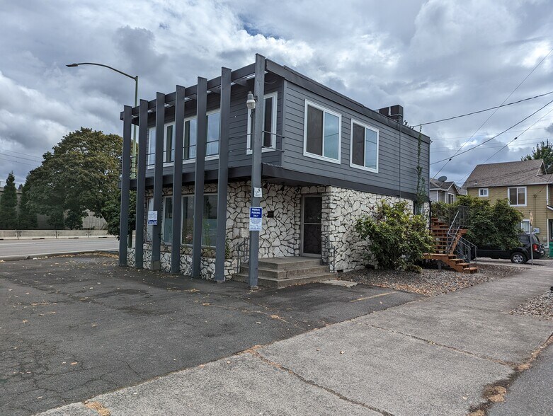More Photos Of 5538 SE 22nd Ave, Portland Office Residential For Sale
