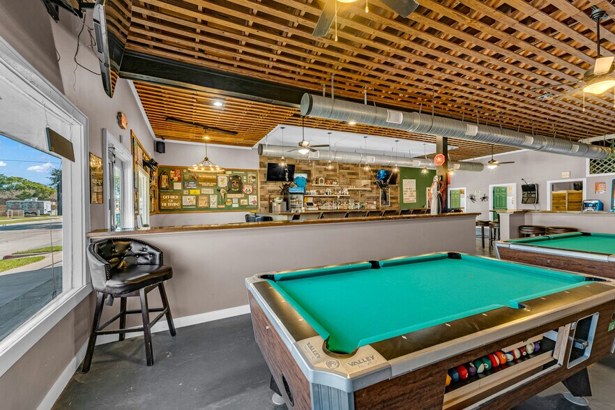 More Photos Of 4301 Avenue S, Galveston Storefront For Sale