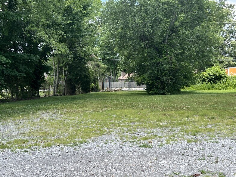 More Photos Of 125 McAdoo Creek Rd, Clarksville Warehouse For Sale
