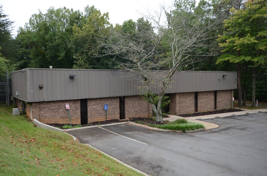 More Photos Of 4000 Brownsboro Rd, Winston-Salem Light Manufacturing For Sale