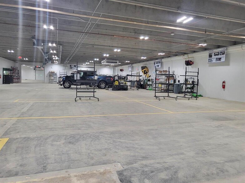 More Photos Of 1465 S Washburn St, Oshkosh Industrial For Sale