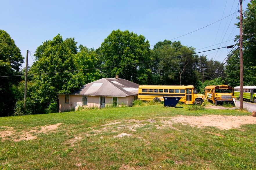 More Photos Of 211 Oscar White rd, Lansing Land For Sale