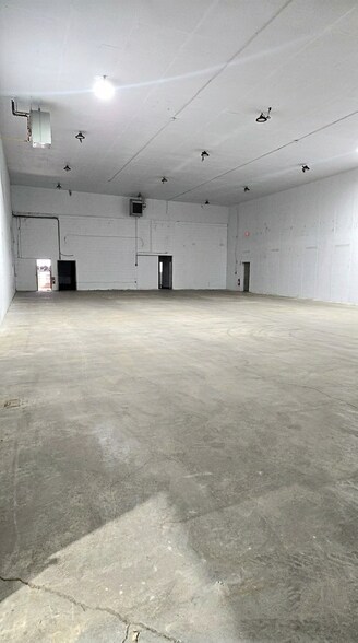 More Photos Of 2669 Route 17M, Goshen Manufacturing For Lease