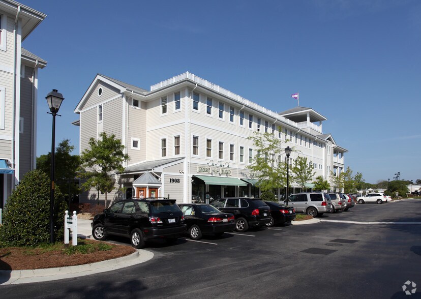 More Photos Of 1908 Eastwood Rd, Wilmington Office For Sale