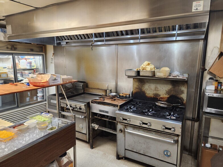 More Photos Of 101 Main St, Wiggins General Retail For Sale