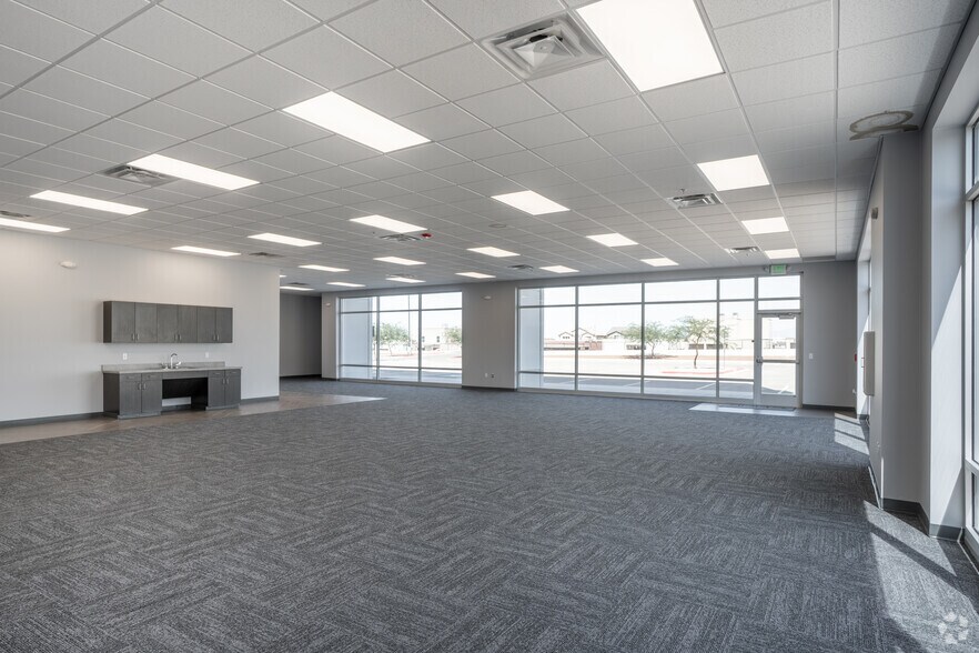 More Photos Of Gateway Blvd W, El Paso Unknown For Lease