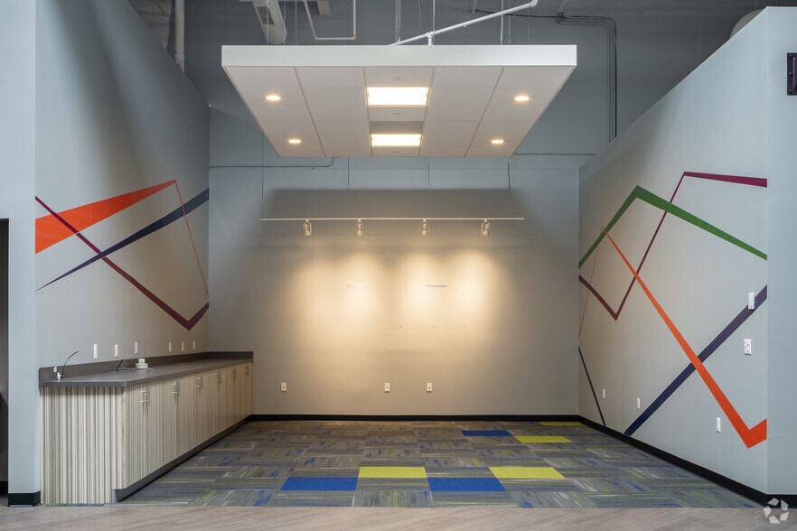 More Photos Of 4655-4741 Washtenaw Ave, Ann Arbor Freestanding For Lease