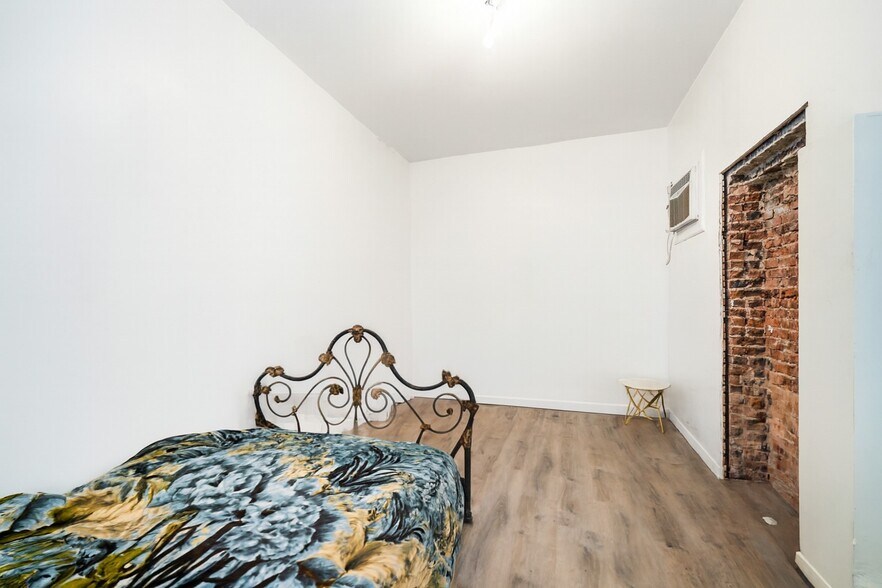 More Photos Of 419 Jersey St, Staten Island Storefront For Sale