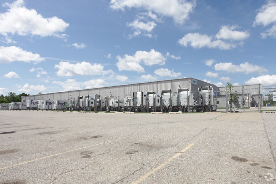 Primary Photo Of 3378 3 Mile Rd NW, Grand Rapids Distribution For Lease