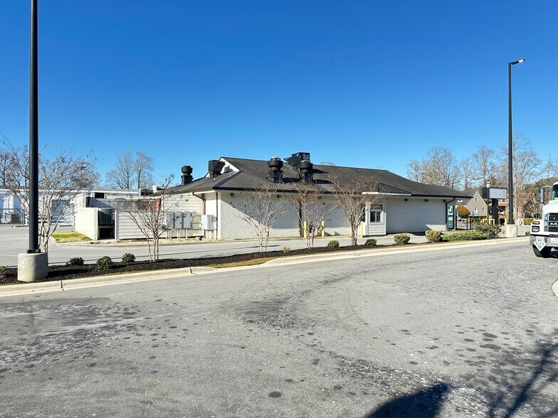 More Photos Of 1105 Gum Branch Rd, Jacksonville Fast Food For Lease