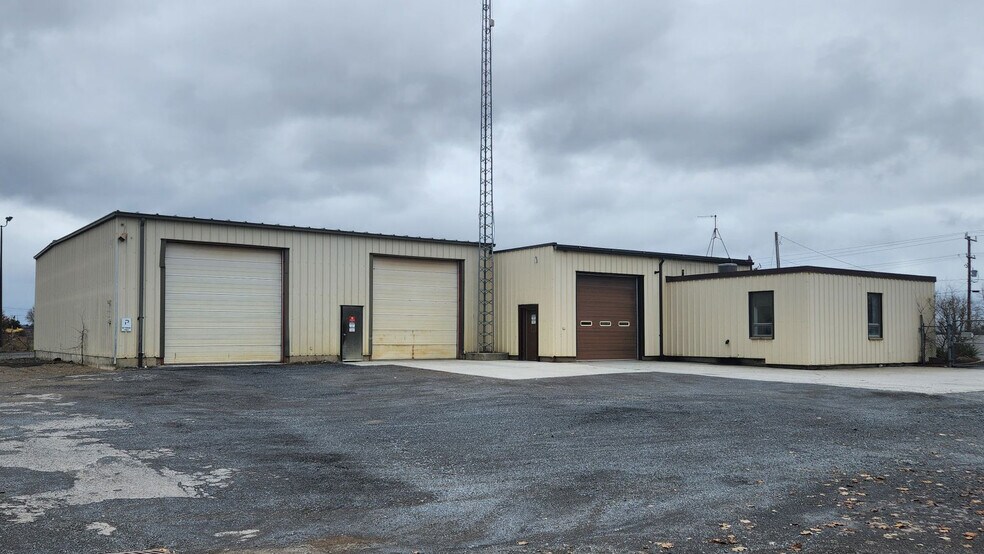 More Photos Of 6839 County 2 rd, Napanee Warehouse For Lease