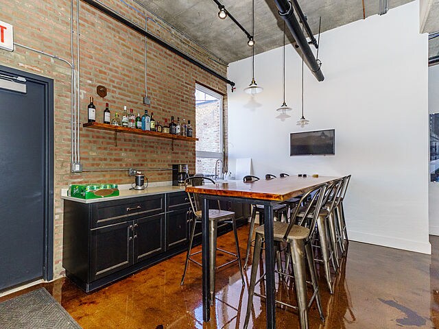 More Photos Of 1406 W Fulton St, Chicago Coworking Space