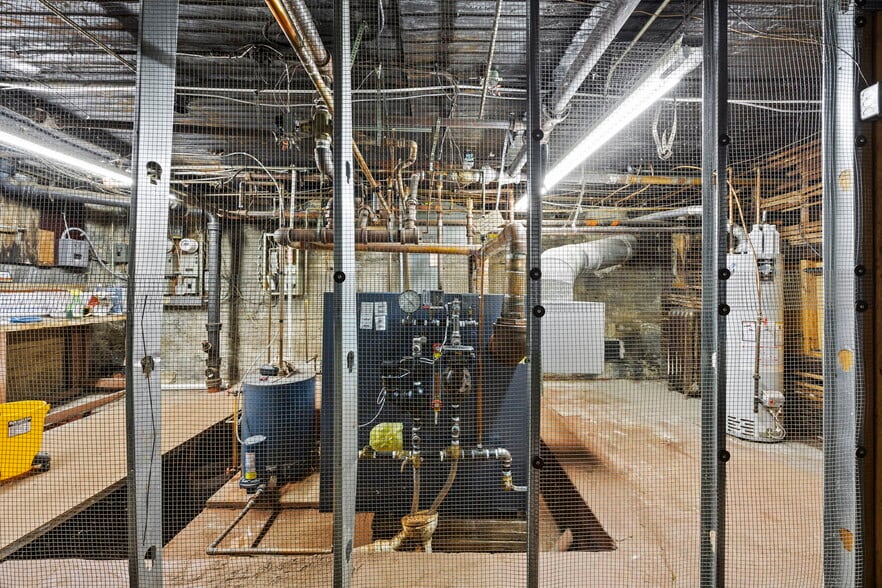 More Photos Of 1533 University Ave W, Saint Paul General Retail For Sale
