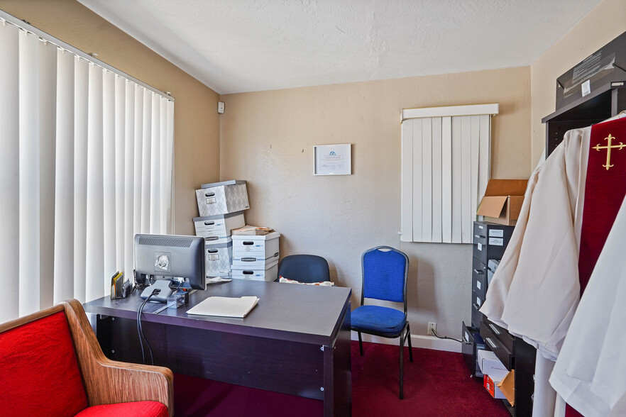 More Photos Of 2703 California St, Berkeley Religious Facility For Sale