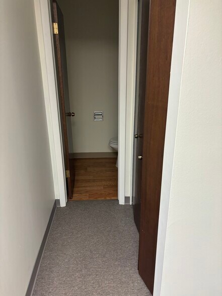 More Photos Of 607 10th St, Golden Office For Lease