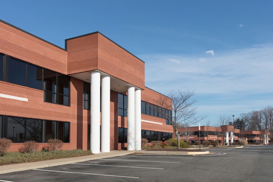 More Photos Of 24 Center St, Stafford Office For Lease