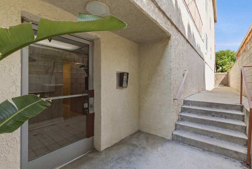 More Photos Of 4303 Cedros Ave, Sherman Oaks Apartments For Sale