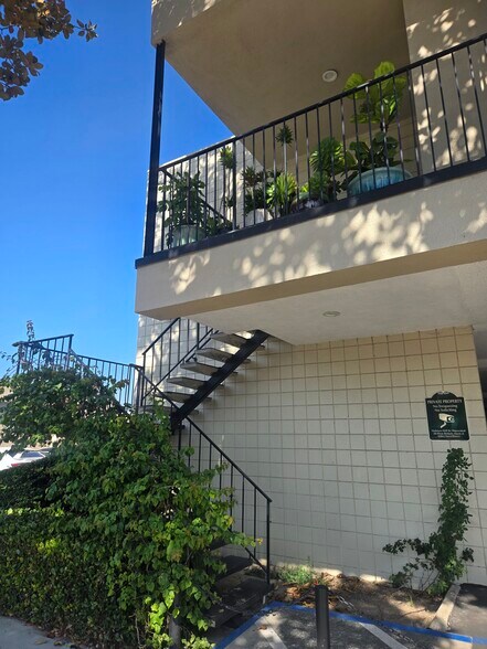 More Photos Of 3535 Farquhar Ave, Los Alamitos Office Residential For Lease