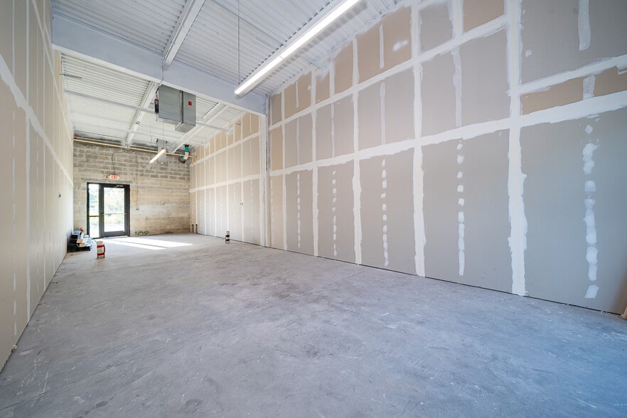 More Photos Of 3370 Rouse Rd, Orlando General Retail For Sale