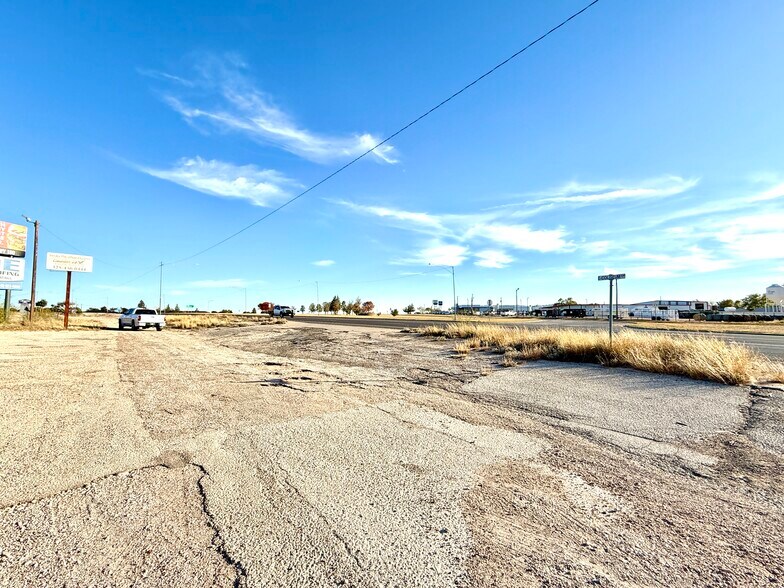 More Photos Of 1709 Coliseum Dr, Snyder Flex For Sale