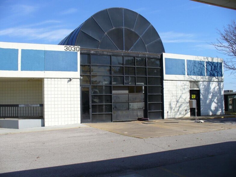 More Photos Of 3030 University Dr, Huntsville Carwash For Sale