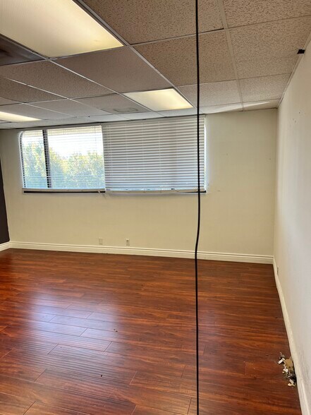 More Photos Of 9010 Corbin Ave, Northridge Office For Lease