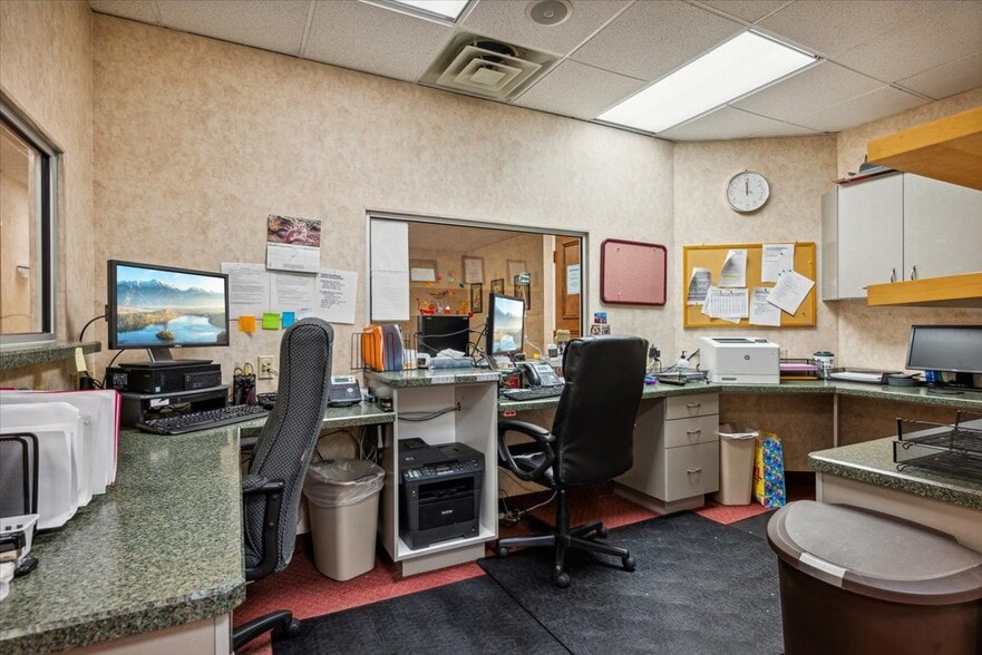 More Photos Of 1465 State Route 31 S, Annandale Medical For Sale