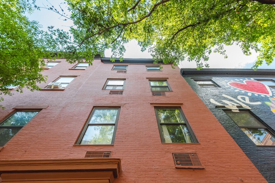 More Photos Of 212 Eighth Ave, New York Apartments For Sale