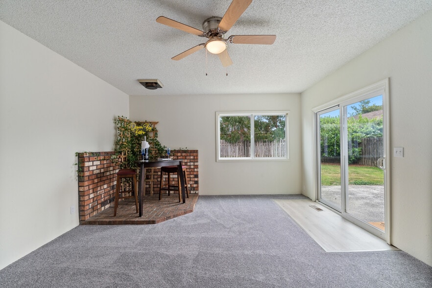 More Photos Of 1009-1011 Grove Ave, Tillamook Apartments For Sale